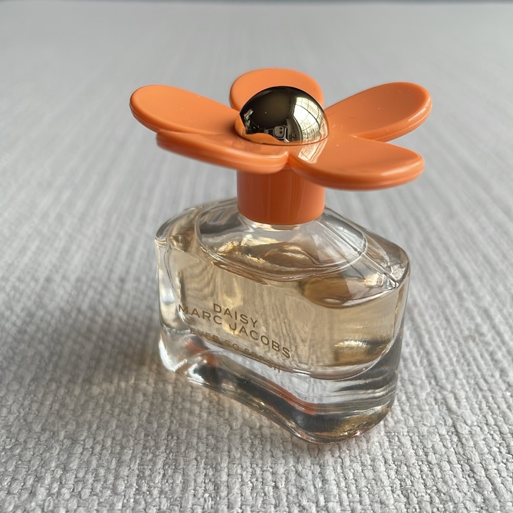 Marc Jacobs Daisy Ever So Fresh miniature fragrance